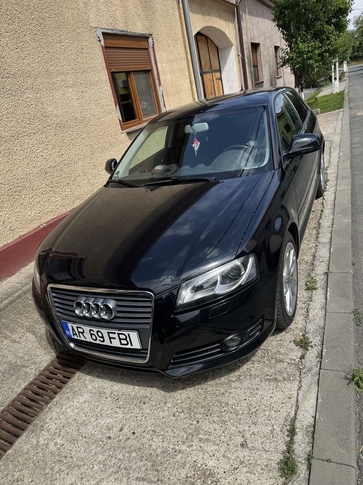 Vand Audi A3 2010 (sau schimb cu motocicleta)