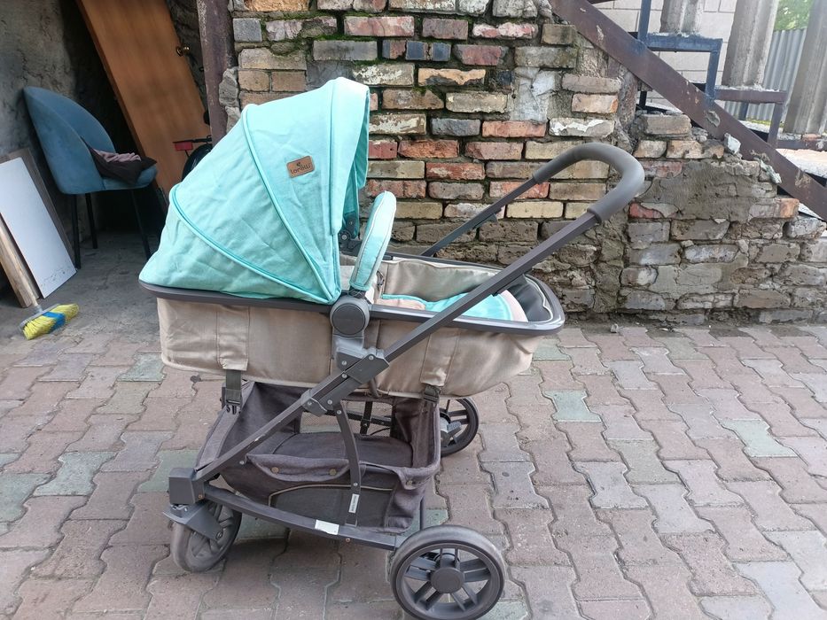 Продам детсую зимнюю коляску.