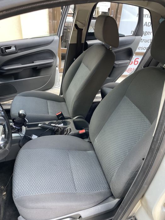 Curatare tapiterie auto si canapele spalare igienizare canapea