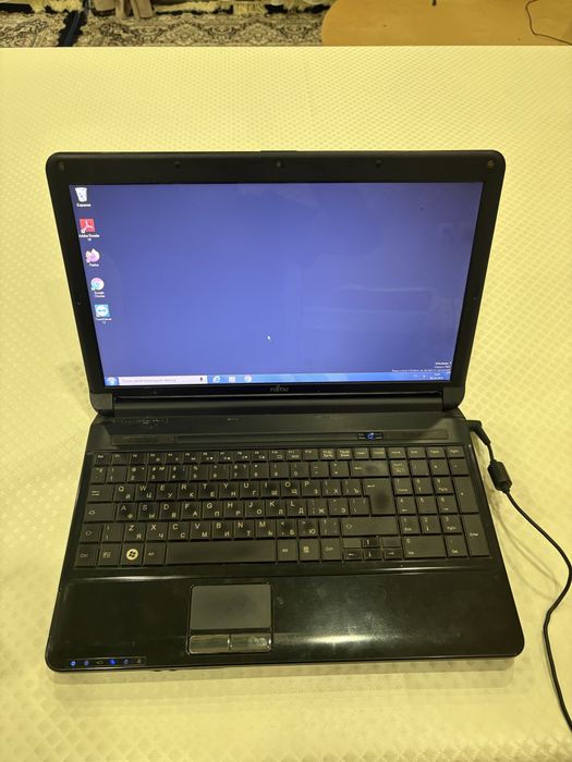Ноутбук Fujitsu core i3.