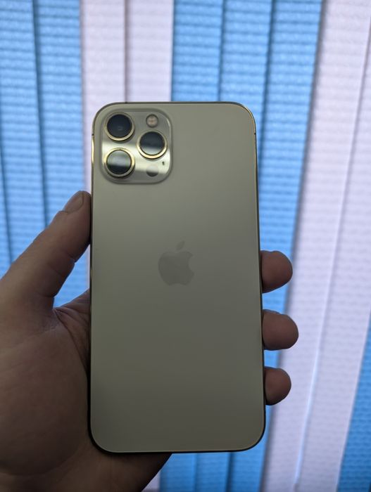 Iphone 12 pro max в идеале АКБ 100% не менялся