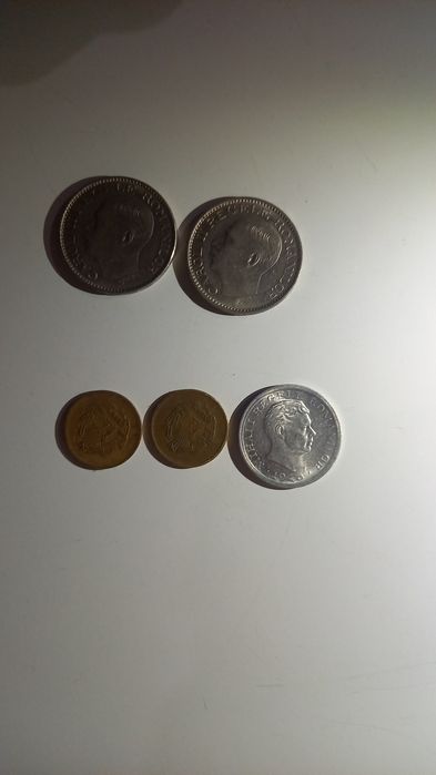 Lot 200 monede românești și straine