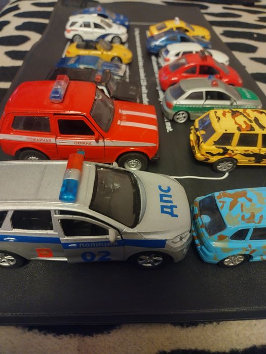 Коллекционные машинки, металлические