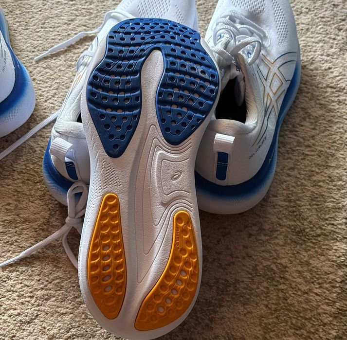 asics nimbus 25 var zirrus,