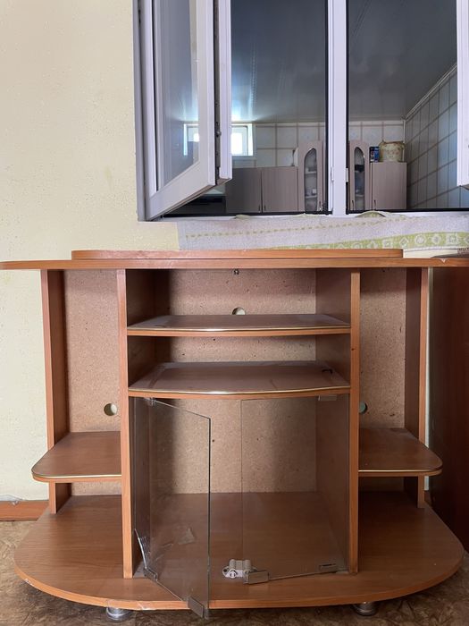 Продам стол для телевизора