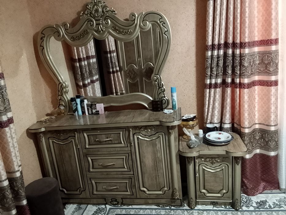 Mebel komplekt sotiladi. 1 oldin olingan. Yangi 1 yil bolgan.