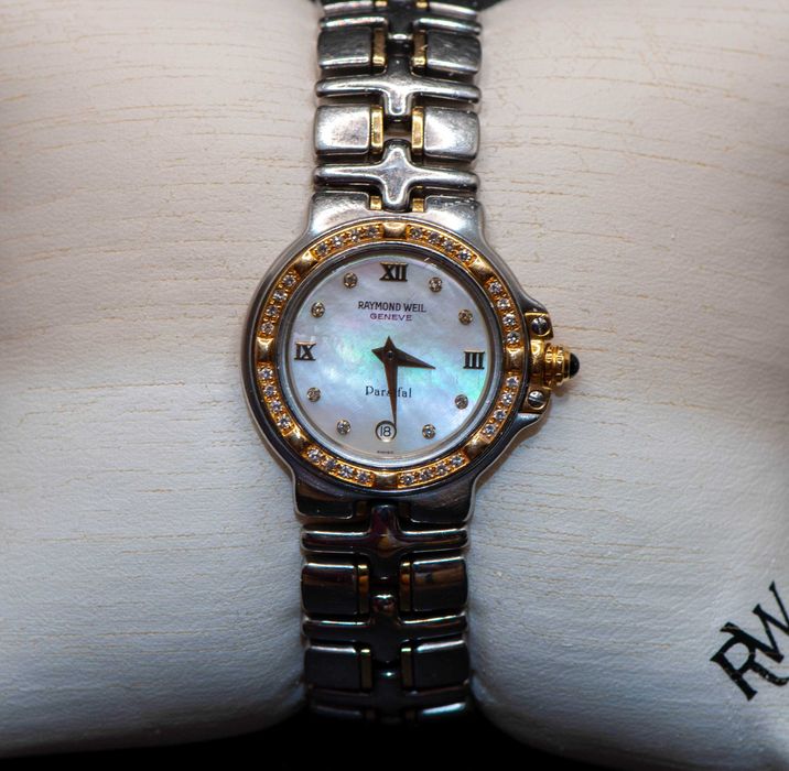 Raymond Weil Parsifal - швейцарски дамски часовник 18к злато, диаманти