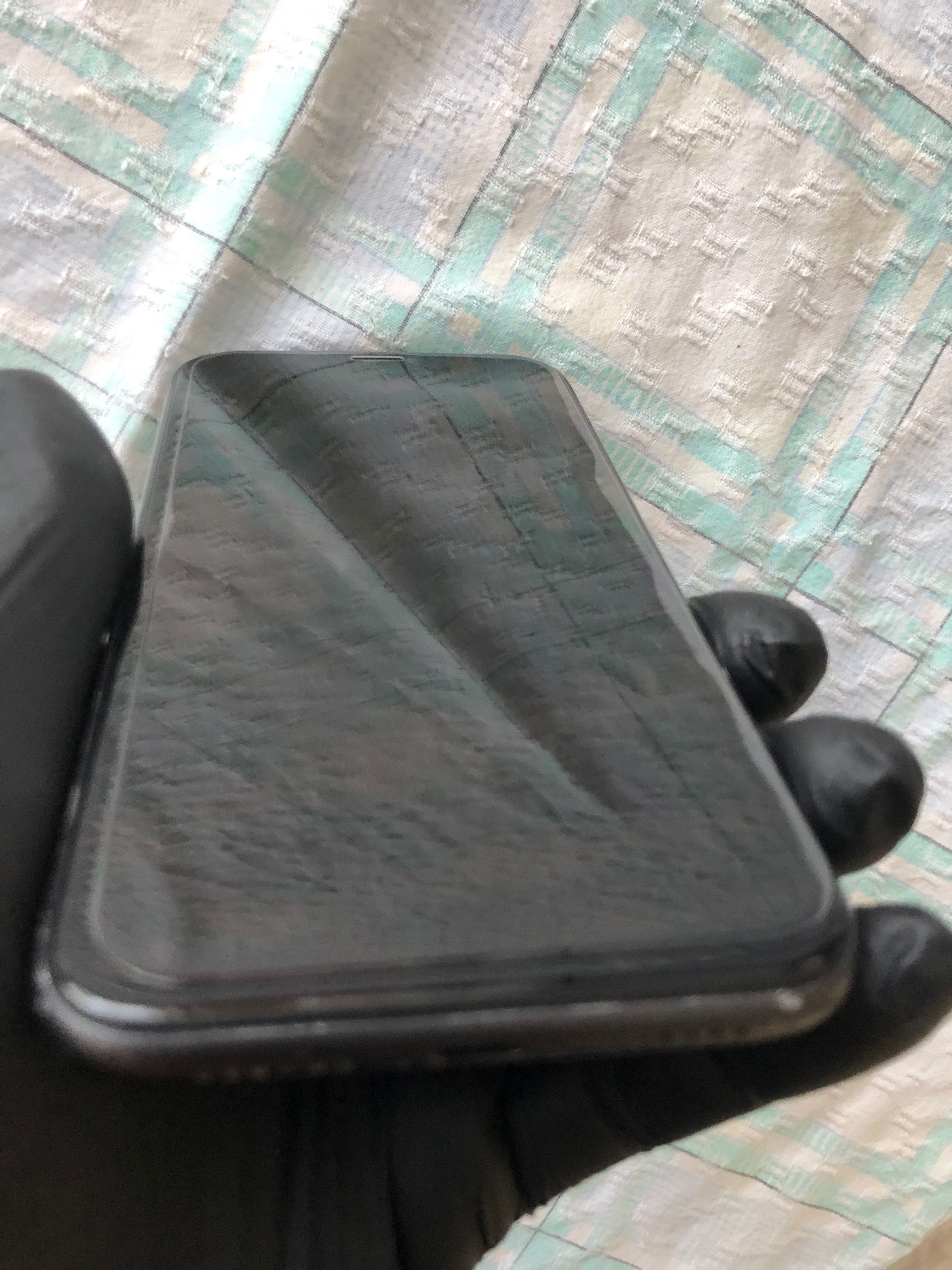 Продавам iPhone 11 128gb black