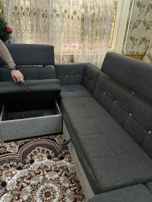 уголог  кухонный  с пуфиком