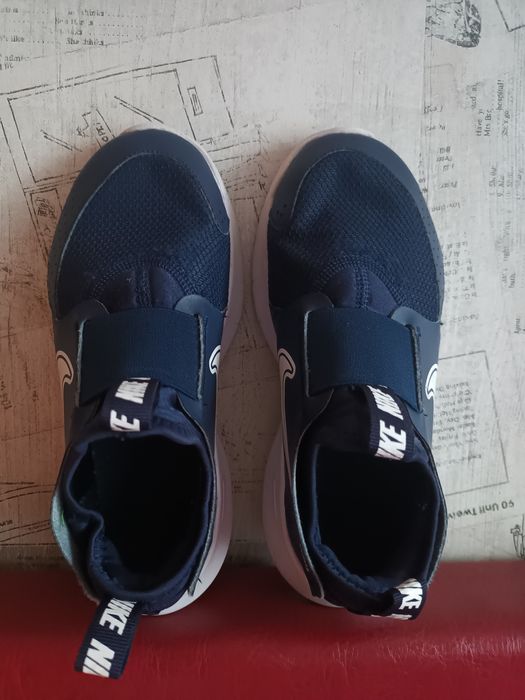 Маратонки NIKE 35 номер