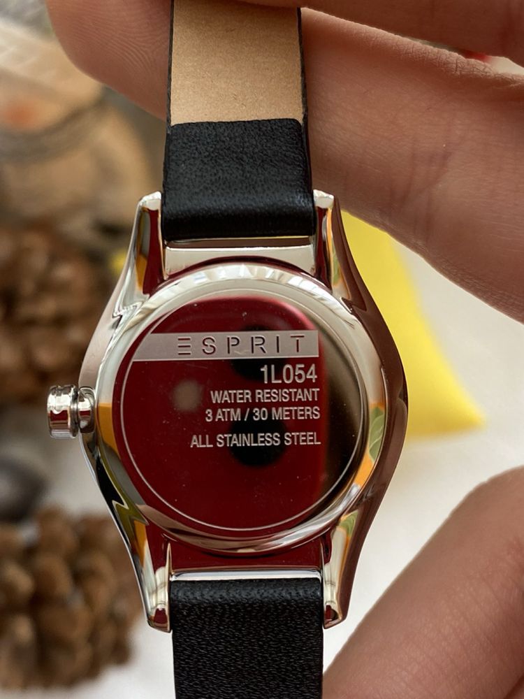 Чисто нов часовник ESPRIT