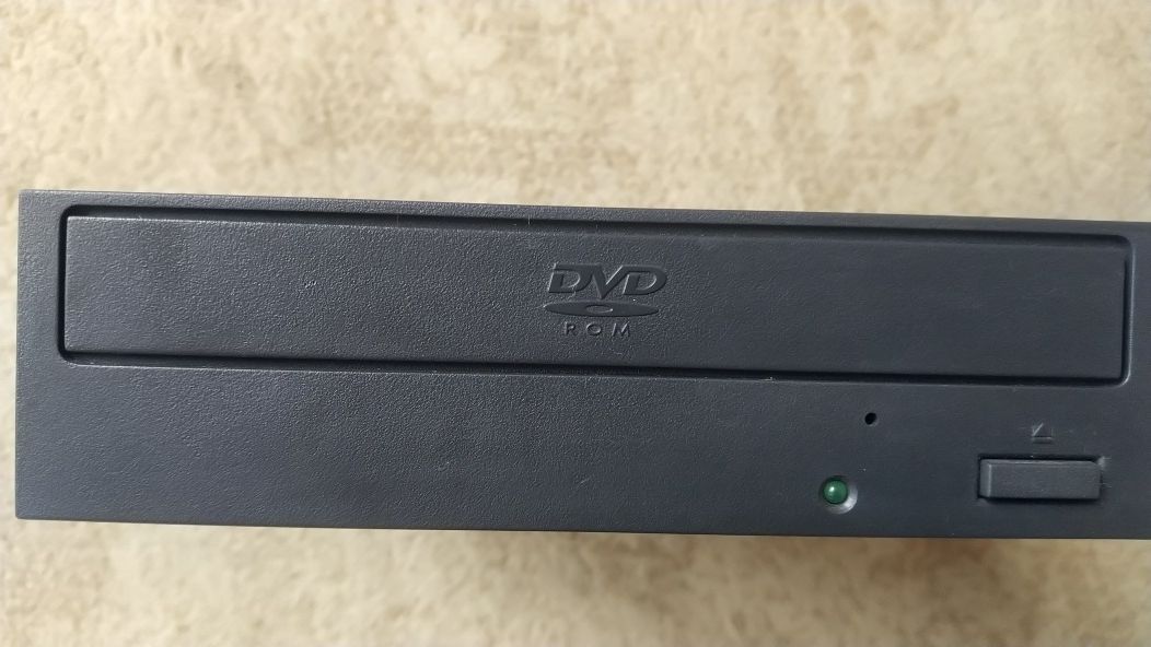 DVD-ROM DRIVE като нов