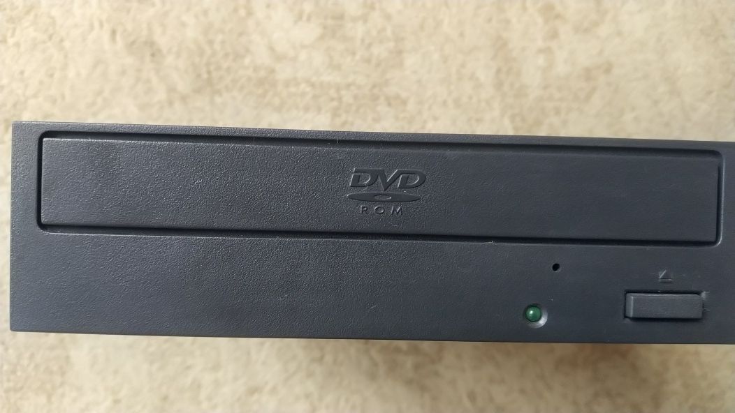 DVD-ROM DRIVE като нов