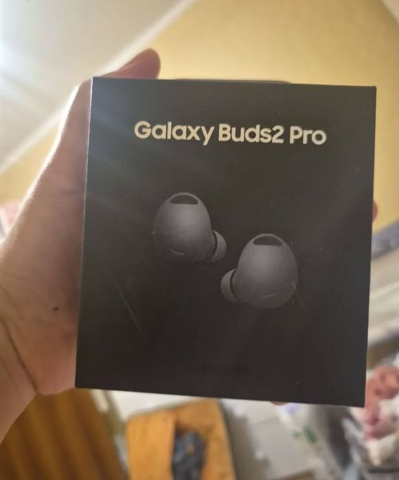 Продам новые беспроводные наушники