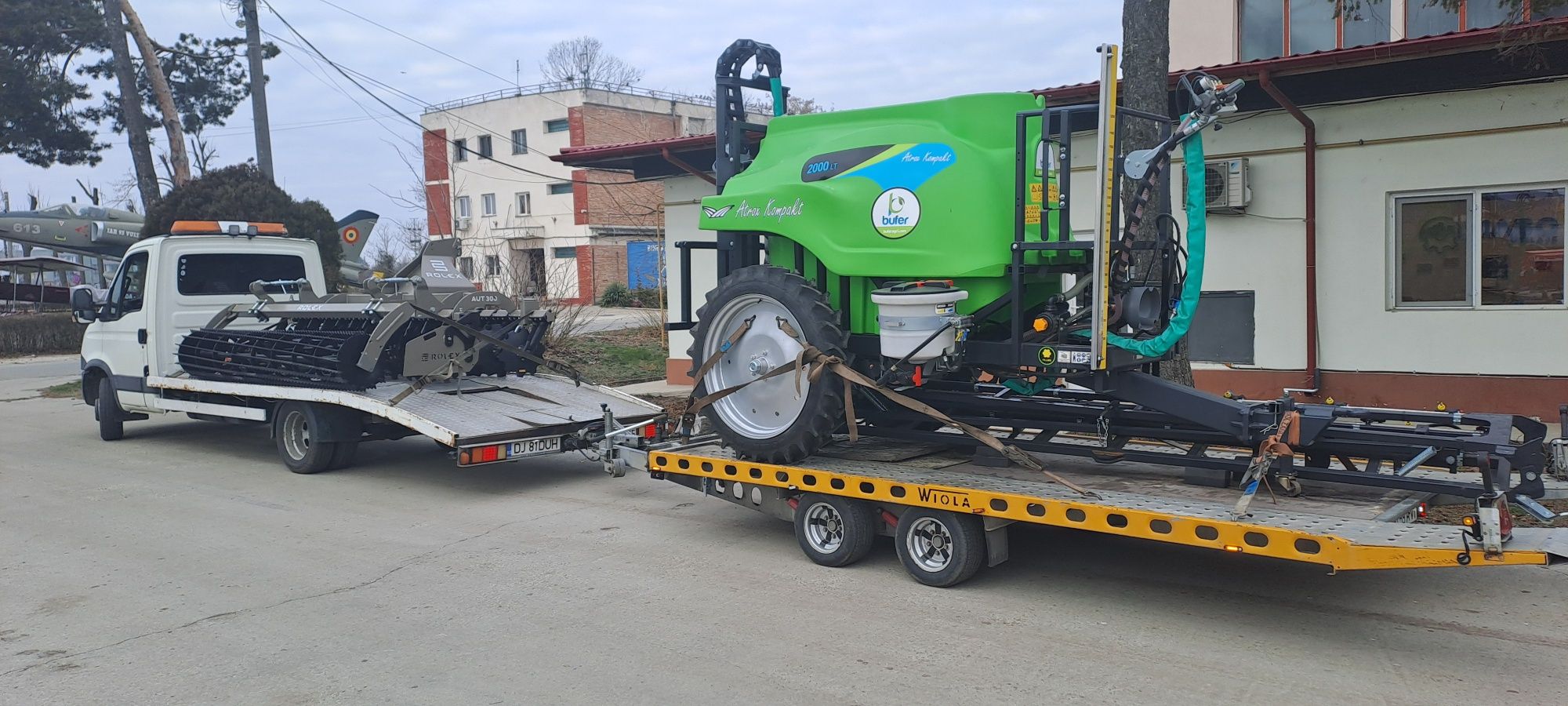 Tractari auto,autoutilitare, transport utilaje,Platforma.Macara