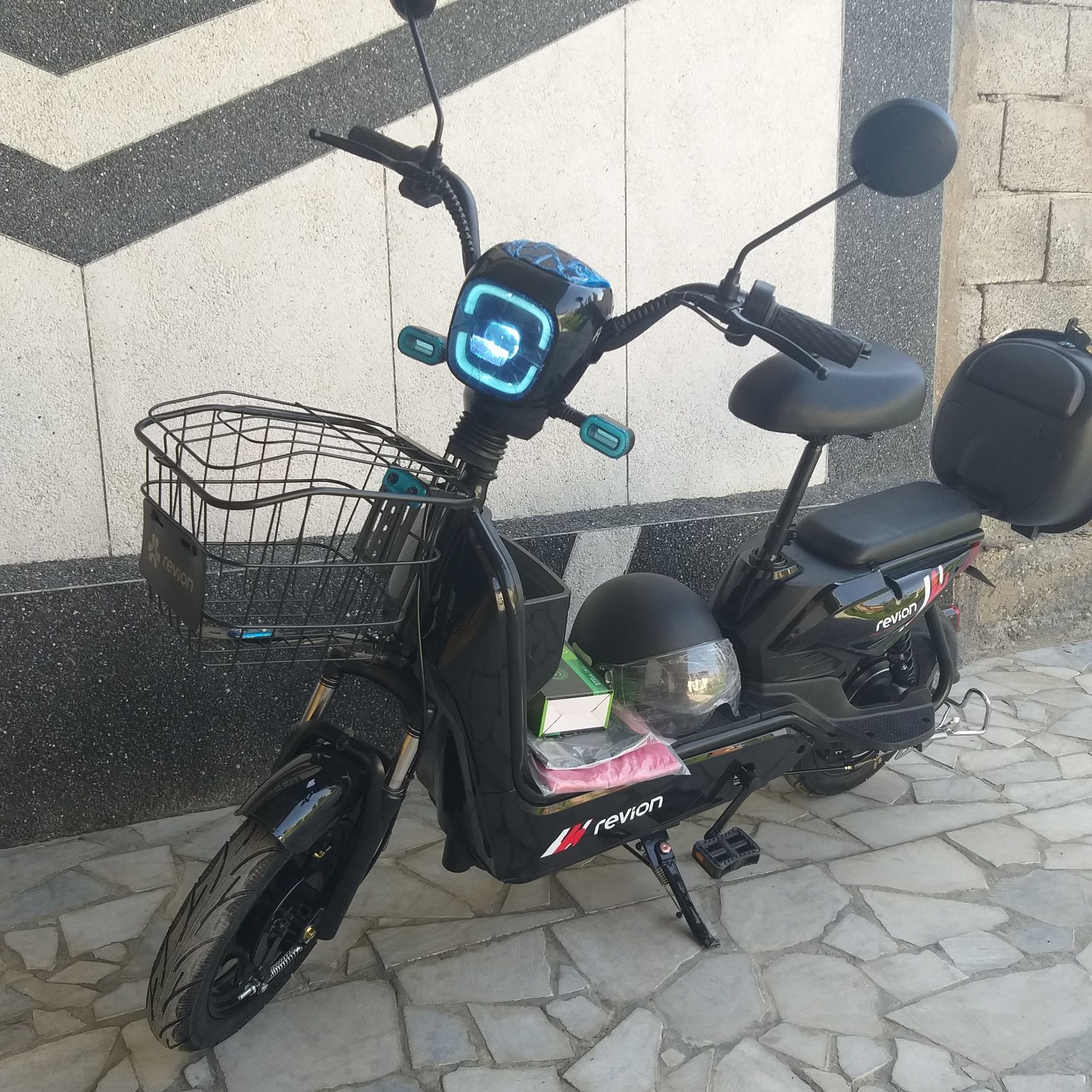 Yangi Elektro skuter sotiladi