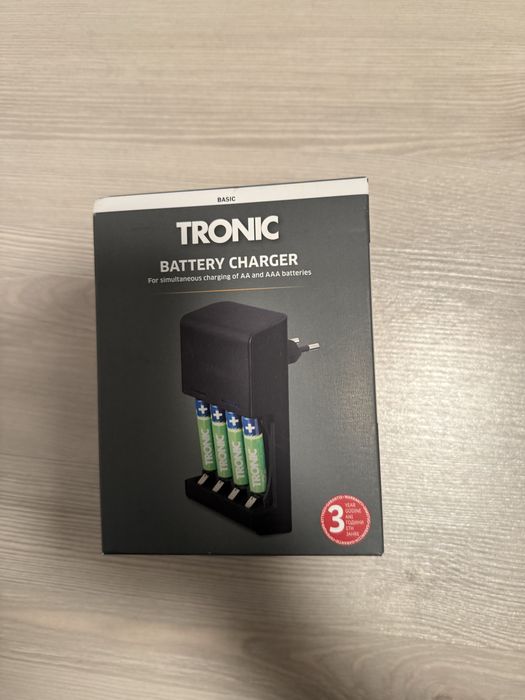 Vând Încărcător baterii TRONIC – Nou, sigilat – AA & AAA