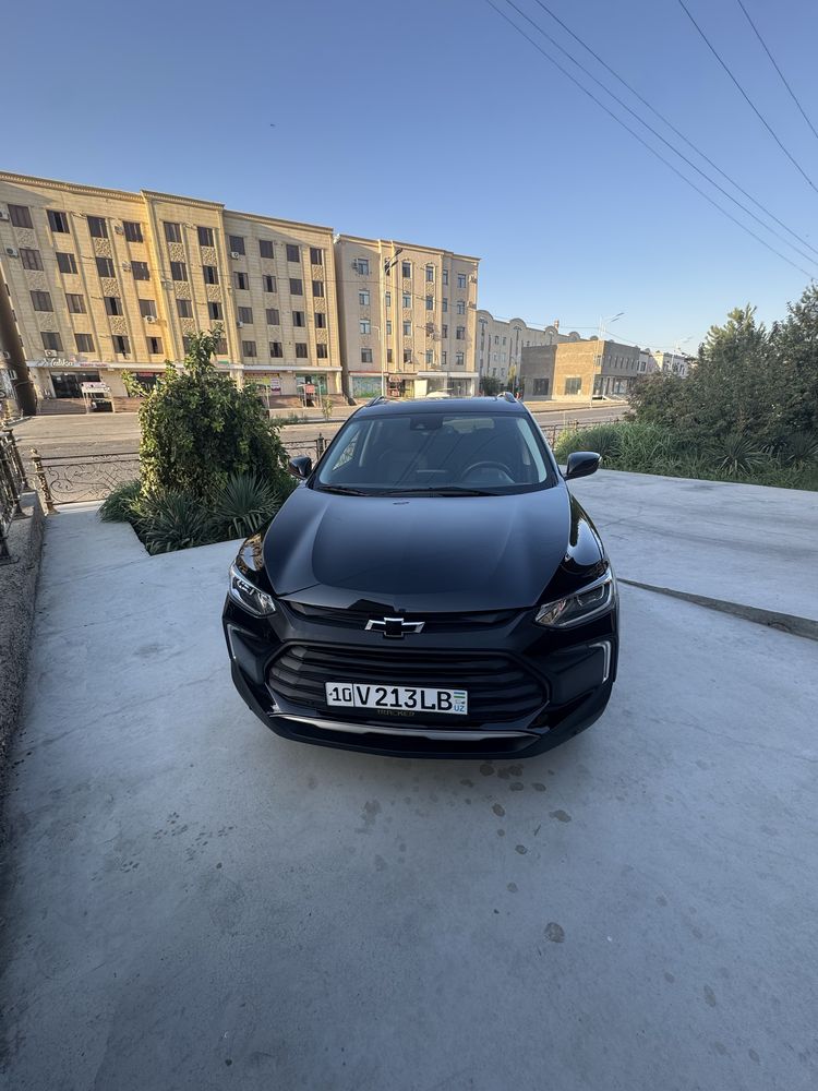 Chevralet Tracker 2 Red line