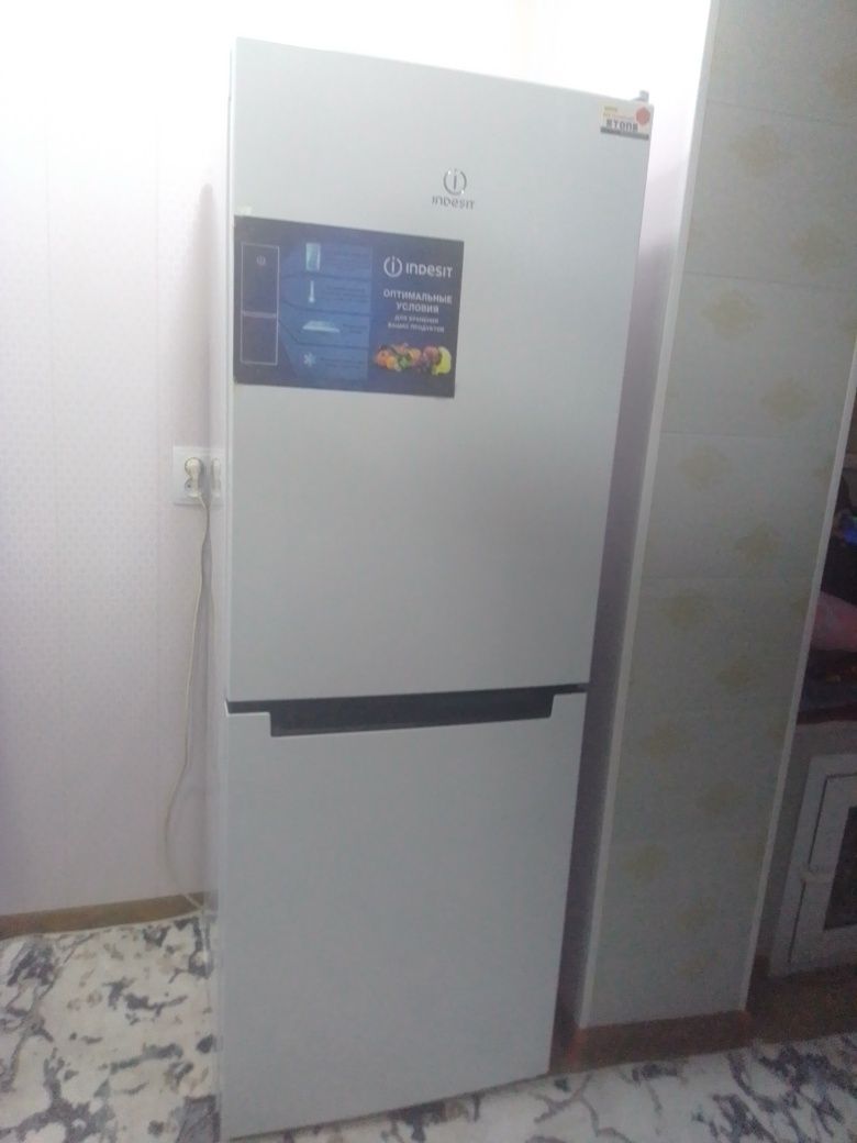 Холодильник "İ N D E S I T"