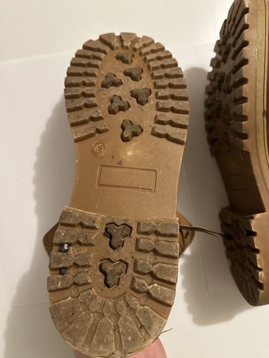 Vand bocanci de iarna, marimea 43, imblaniti, exterior sintetic