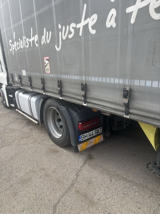 Man TGX 460-semiremorca Fliegel