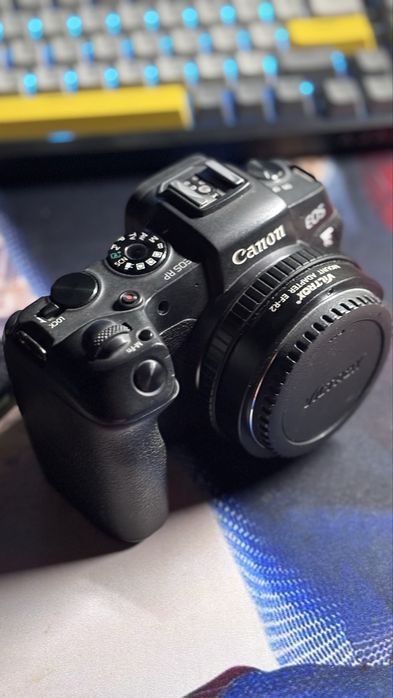 Продам Canon eos RP в хорошем состоянии