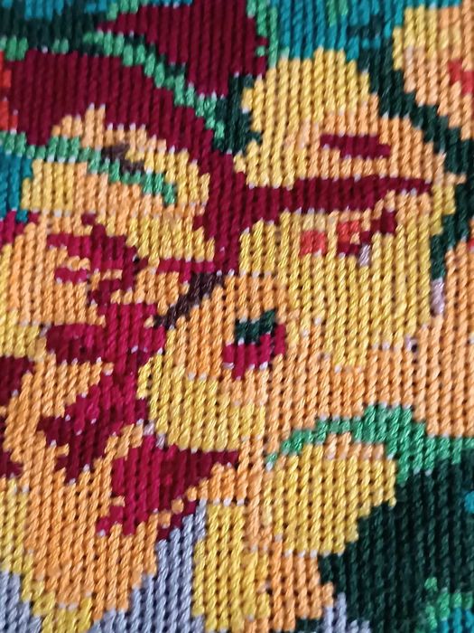 Гоблен-Ваза с цветя