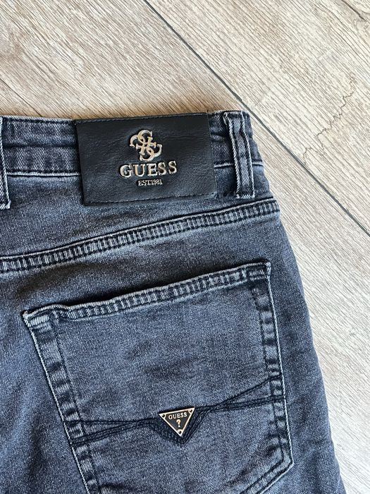 GUESS : Los Angeles  - 30 размер Slim / Оригинал