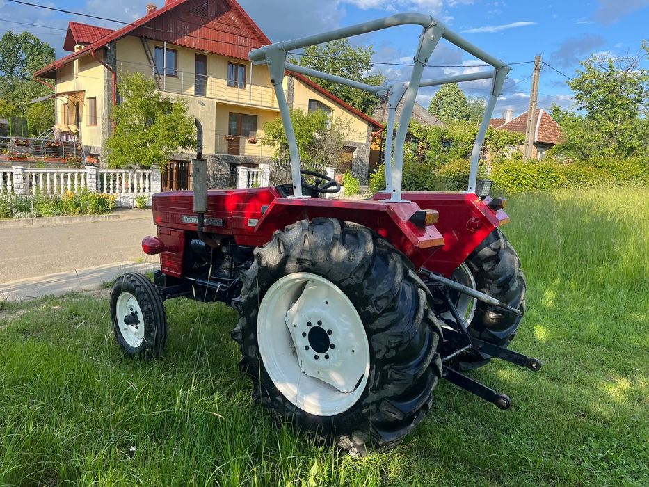 Tractor universal 445