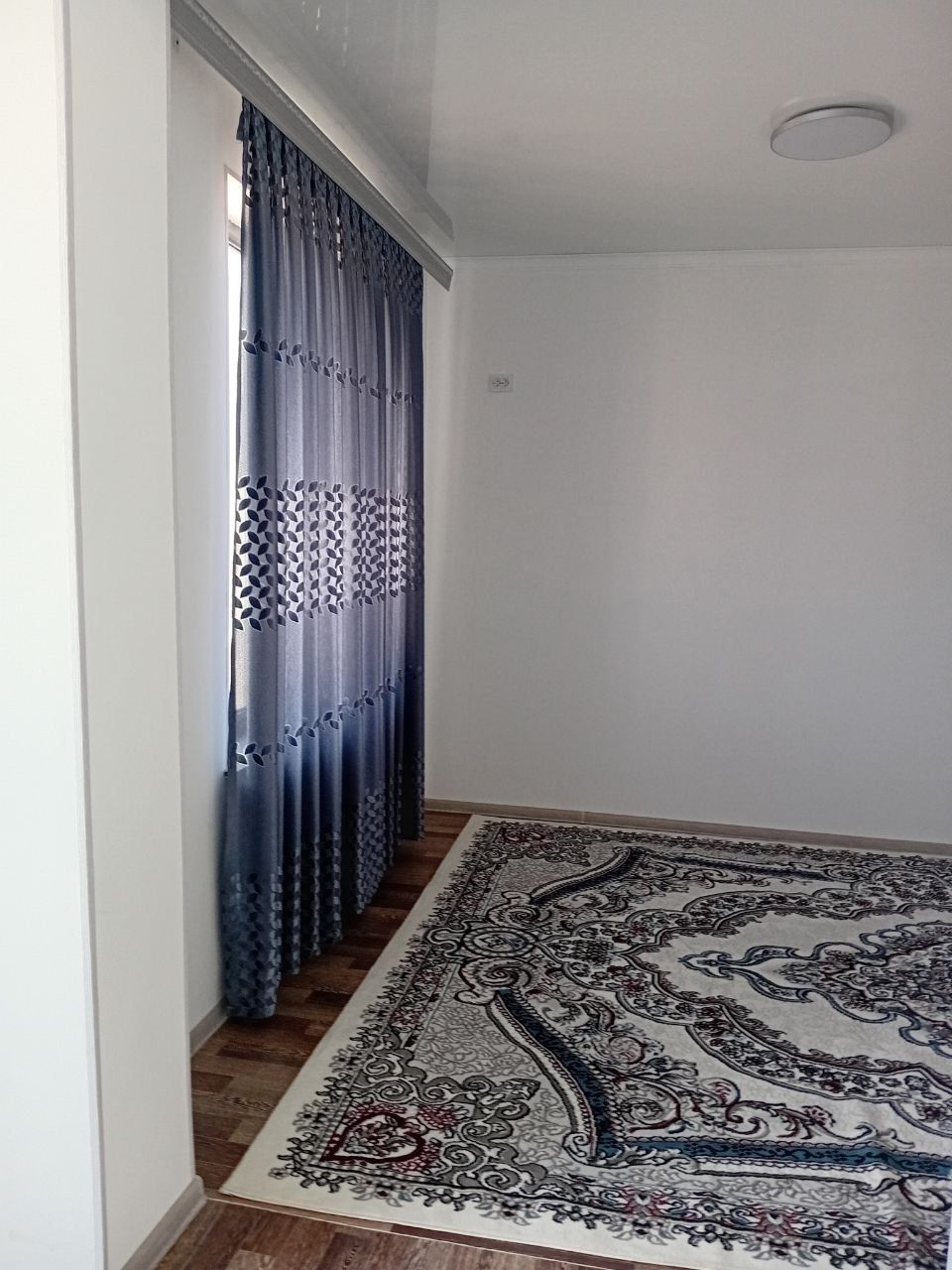 Navoiy shahrida 3 xonali kvartira ijaraga beriladi