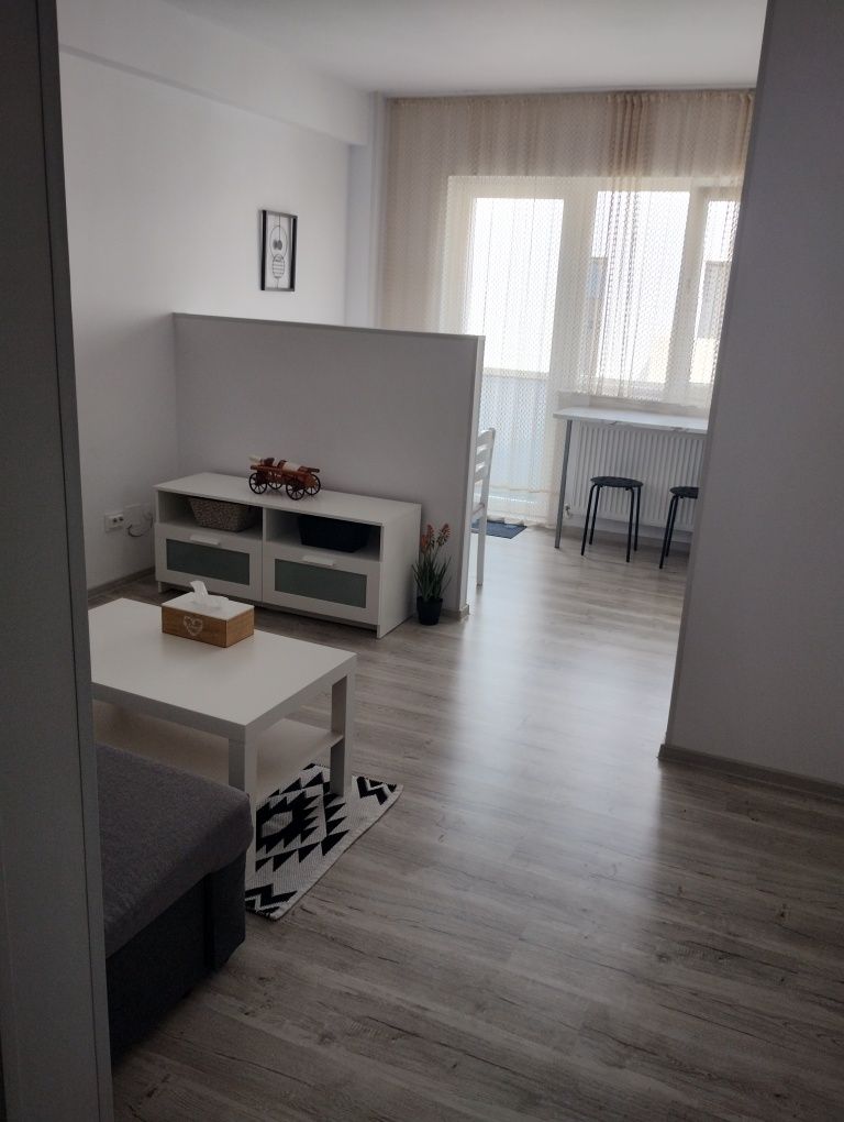 P.F Vând apartament 38 mp +balcon 6mp,parcare subterană inclusă în
