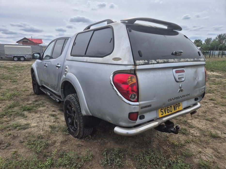 Mitsubishi L200 2.5 178 cp 2011 Automat volan dreapta