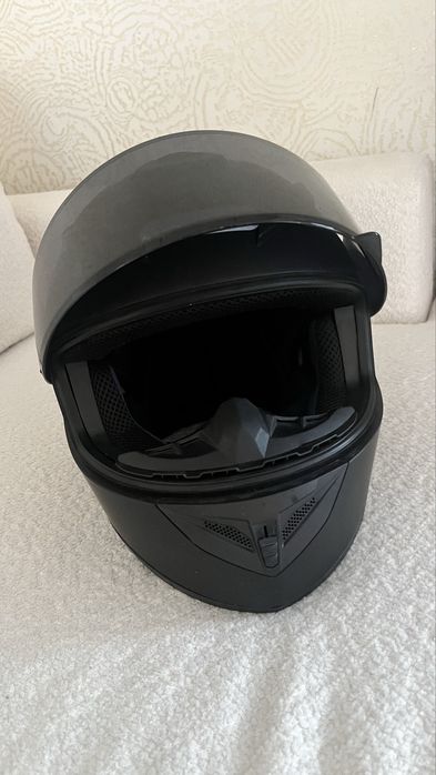 Каска шлем на моред