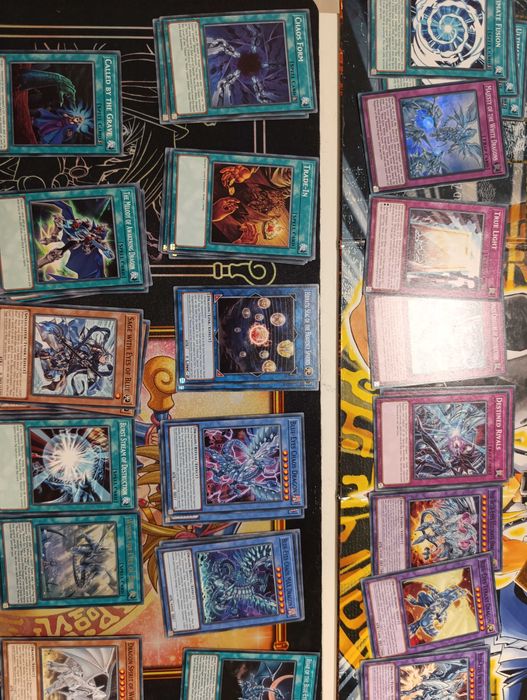 Yu-Gi-Oh оригинални карти