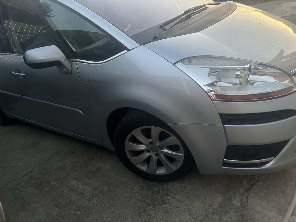 Aripă stanga /dreapta fata citroen c4 picaso