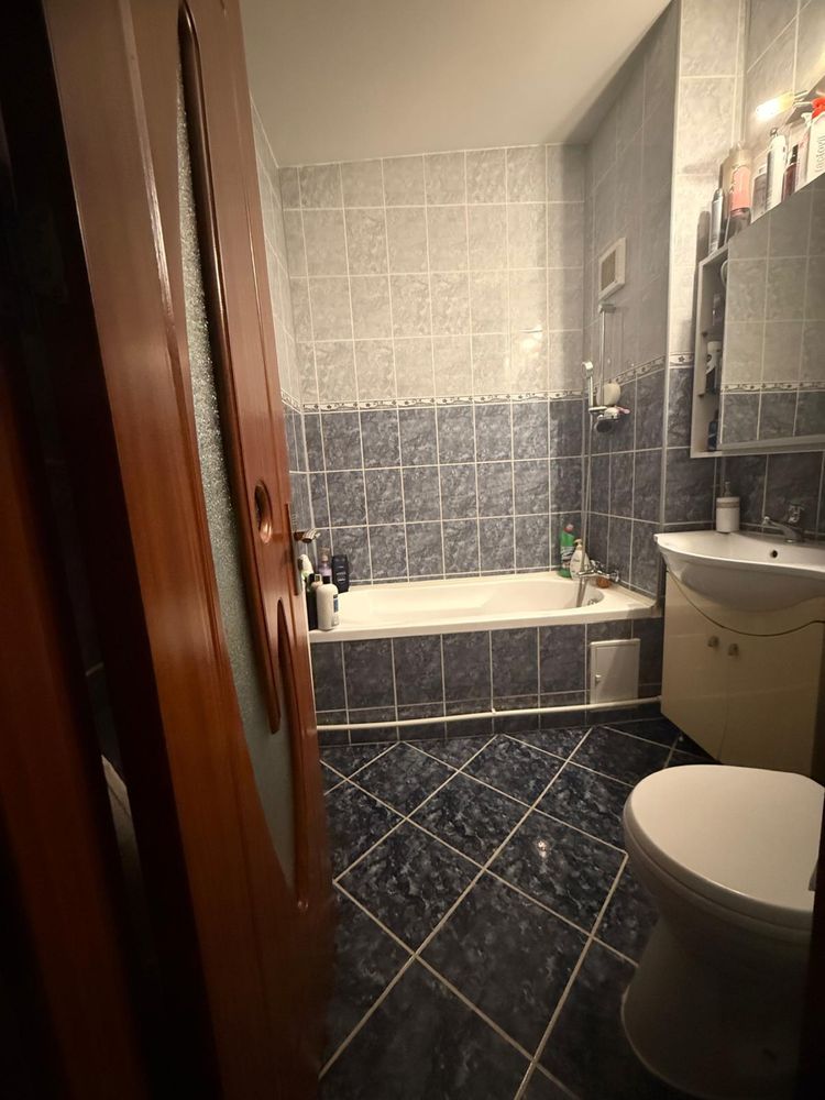 Vand Apartament 2 camere