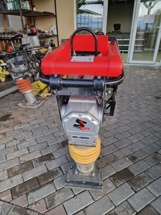 Vând mai compactor media line an 2024