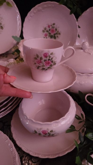 Немски сервиз за хранене и кафе Hutschenreuther.  Розов порцелан