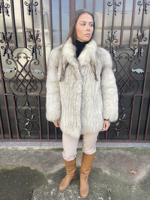 Haina din blana naturala de vulpe polara