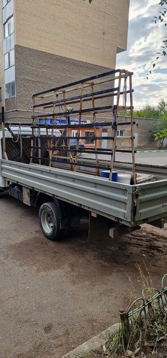 Пирамида услуги перевозки стекла, пластика, алюминиевых изделий.