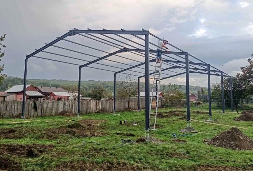 vând structură metalică opt deschiderea 25 lungimea din profil IPJ 160