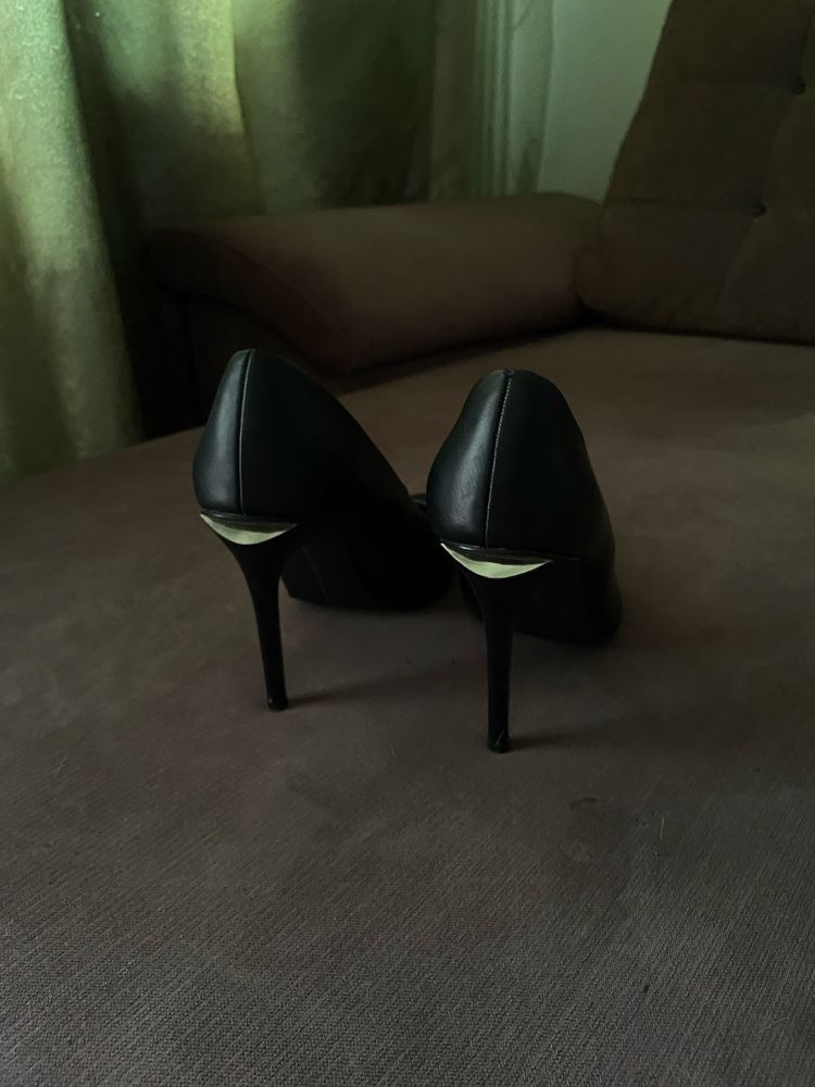 Pantofi eleganti cu toc