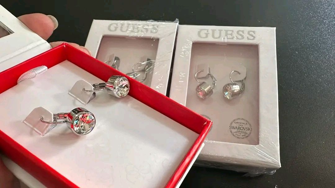 Маркови обеци на GUESS с кристали Swarovski