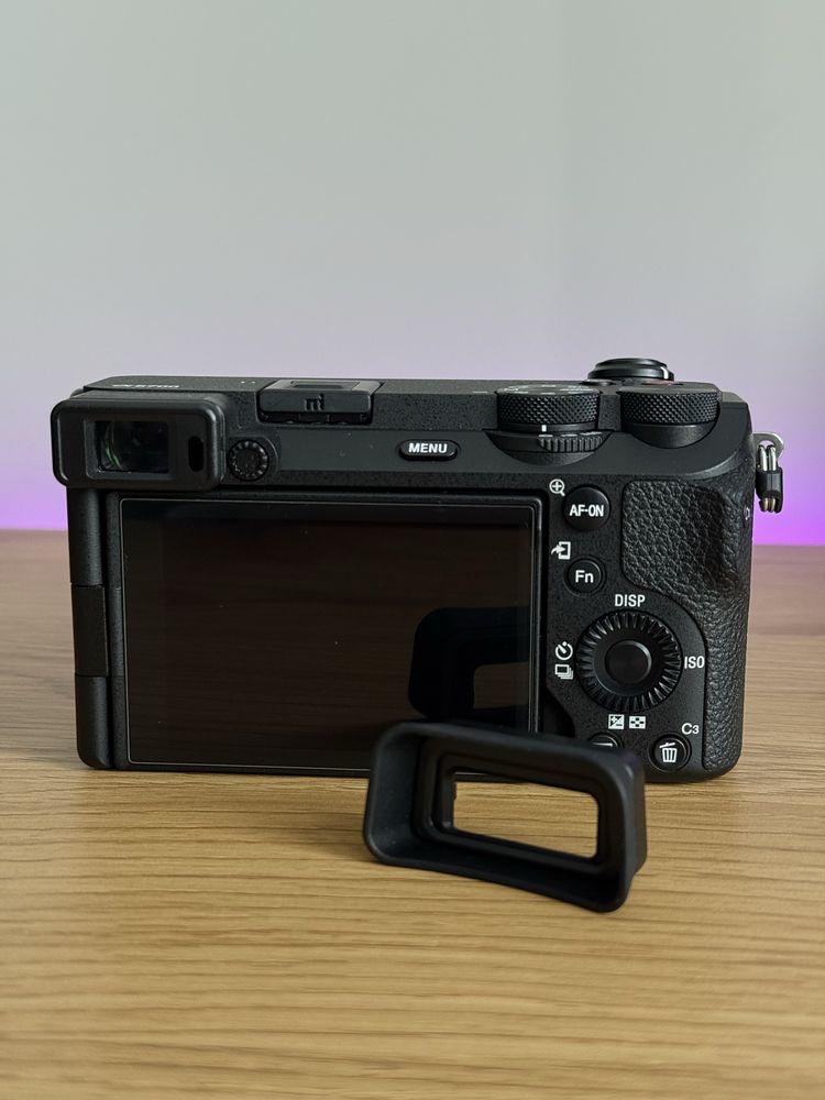 Sony a6700 с обектив 16-50мм