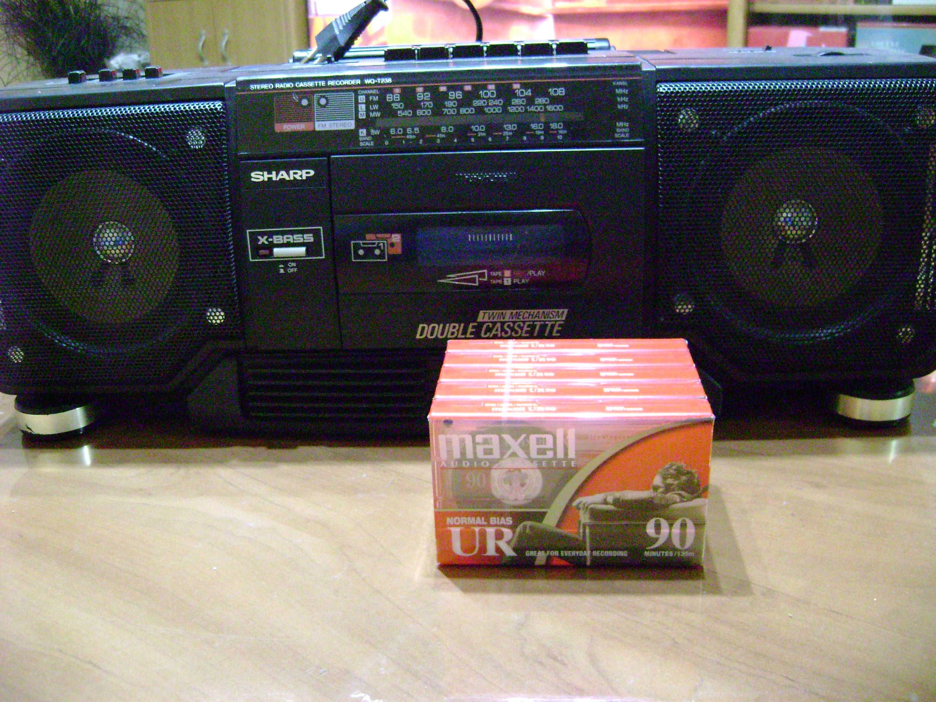 Касетофон Шарп WQ238 BH/BK/ двукасетъчен и нови касети Maxell 90 мин.
