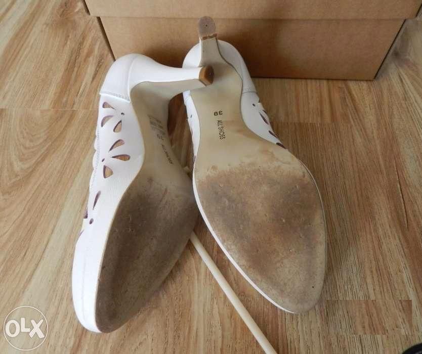 Pantofi albi piele naturala, pentru mireasa marimea 39 (40)