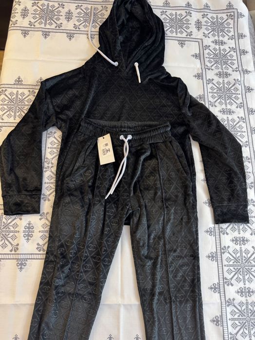 Chanel-Автентичен нов дамски комплект S размер