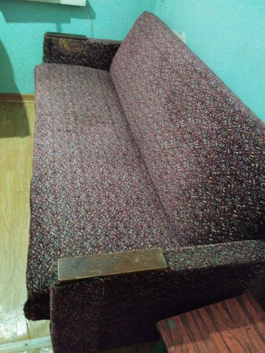 Отдам диван срочно