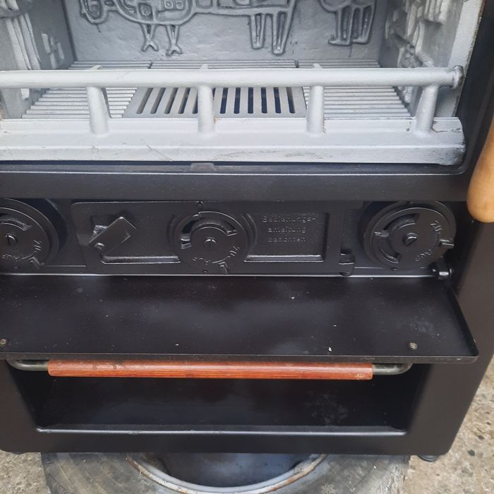 Soba tip șemineu de 9 kw marca Wodtke focar de fontă  calitate germană