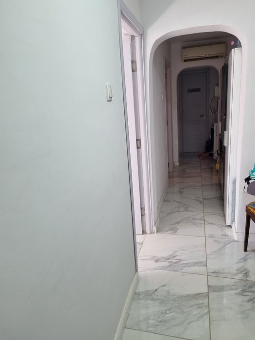 Vand apartament de 3 camere lângă hotel Central